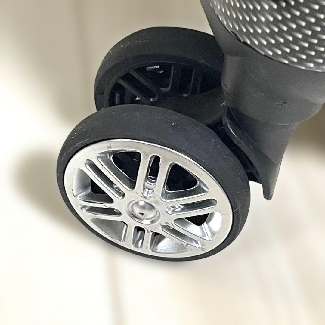 キャリーケース　24インチ　スーツケース　① ブラック　黒　四輪キャスター