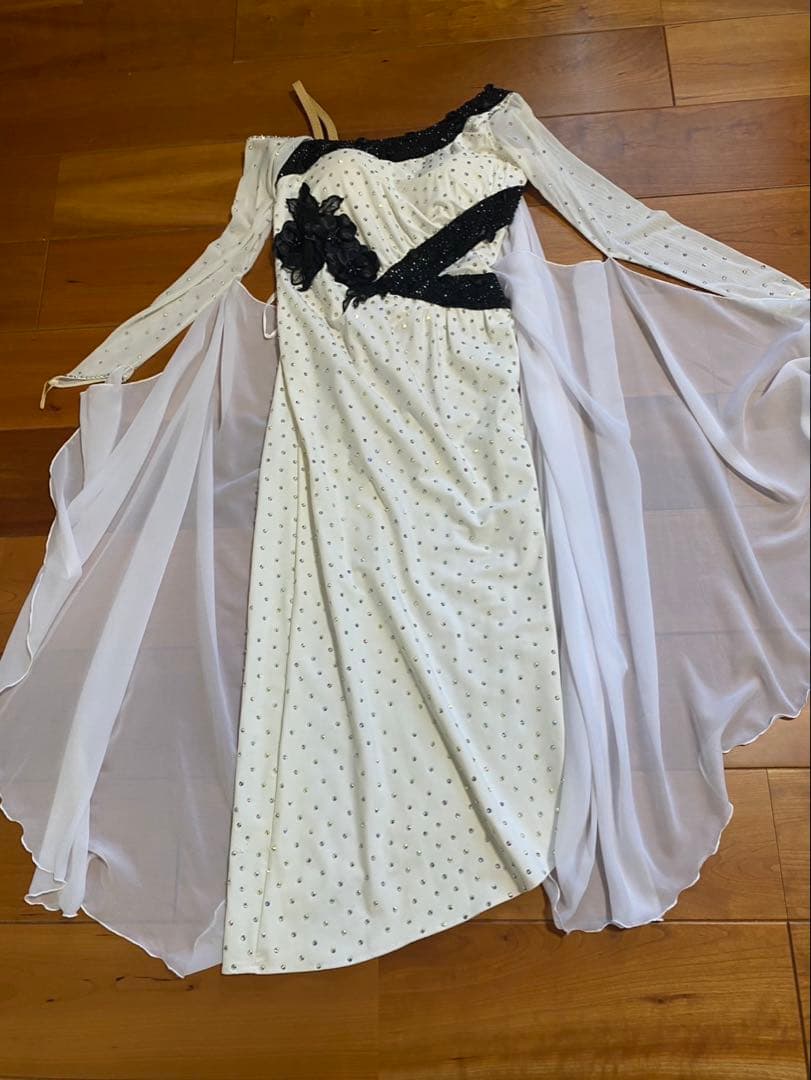 社交ダンス　ラテンドレス