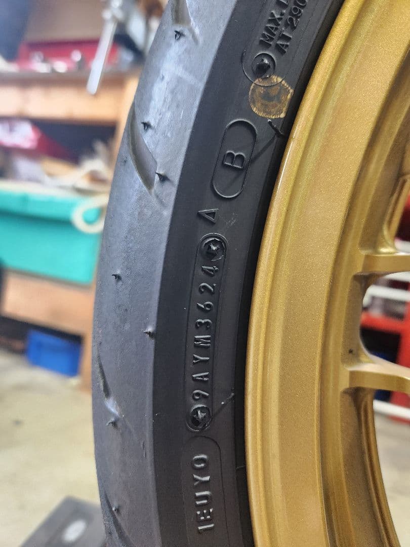 24年製造　GPR300前後 120/70ZR17 180/55ZR17