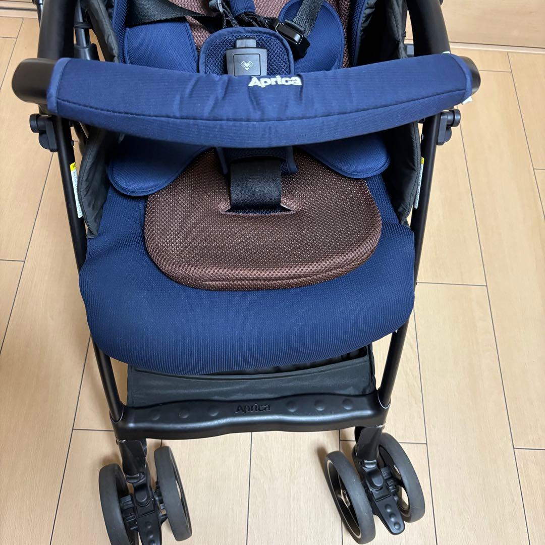 【美品】アップリカ ラクーナビッテクッション 2022年モデル アカホン限定