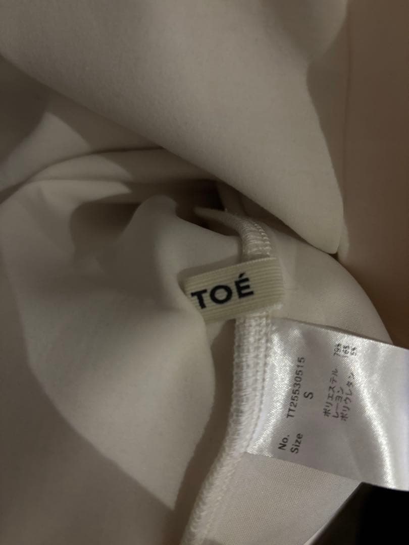 THE TOE アイボリー フード付きスウェットワンピース
