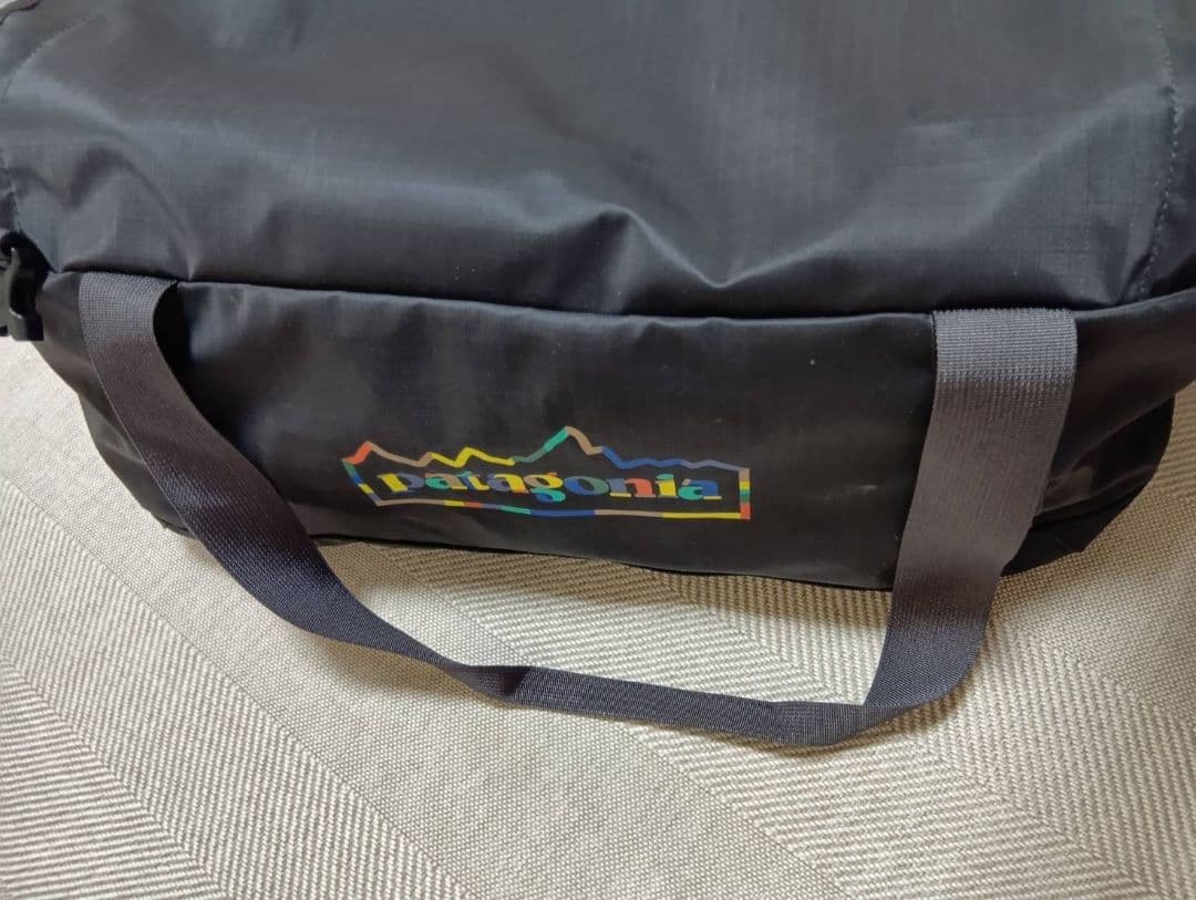 patagonia　ブラックホールダッフル　40Ｌ