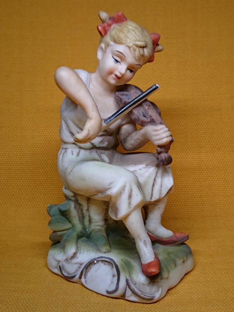 人形　バイオリン　陶器　オブジェ　置物　インテリア　工芸品　美術品　A2554