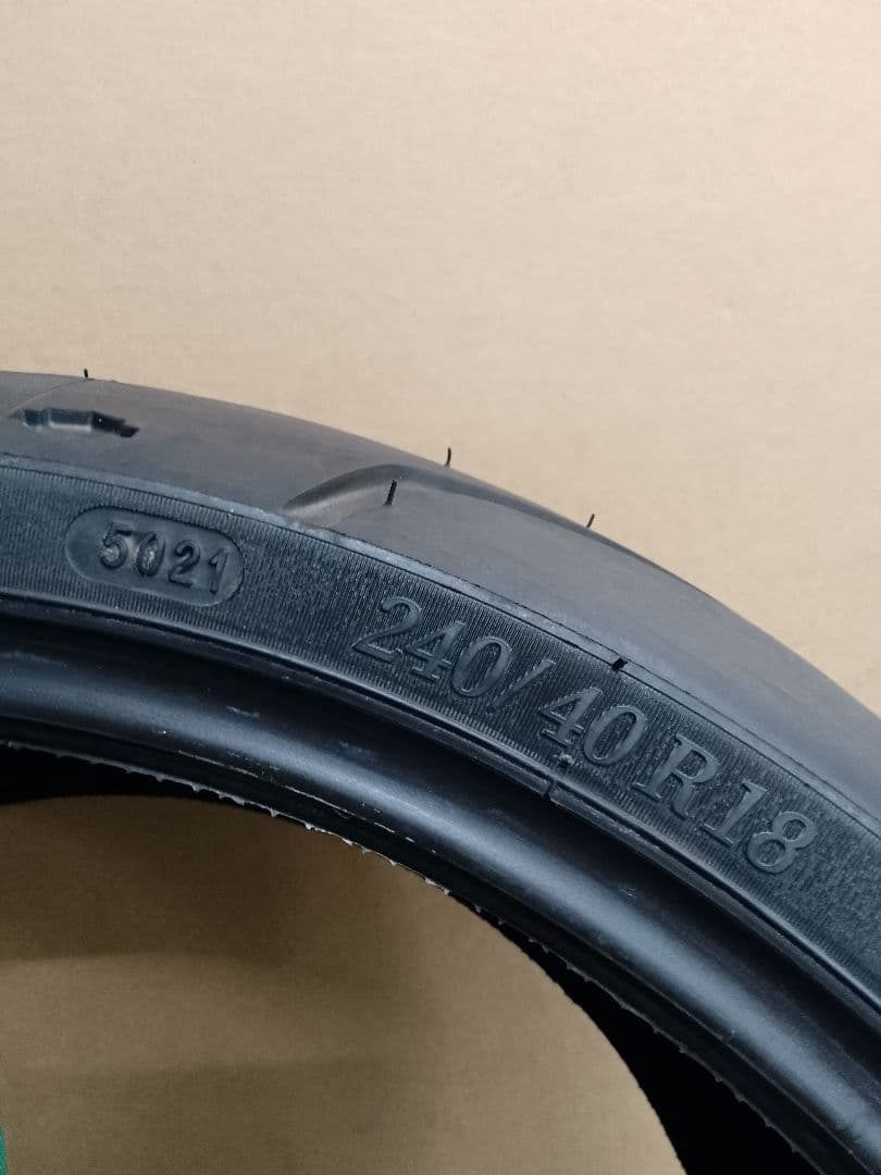 ハーレー ブレイクアウト タイヤ 240/40R18 2021年製