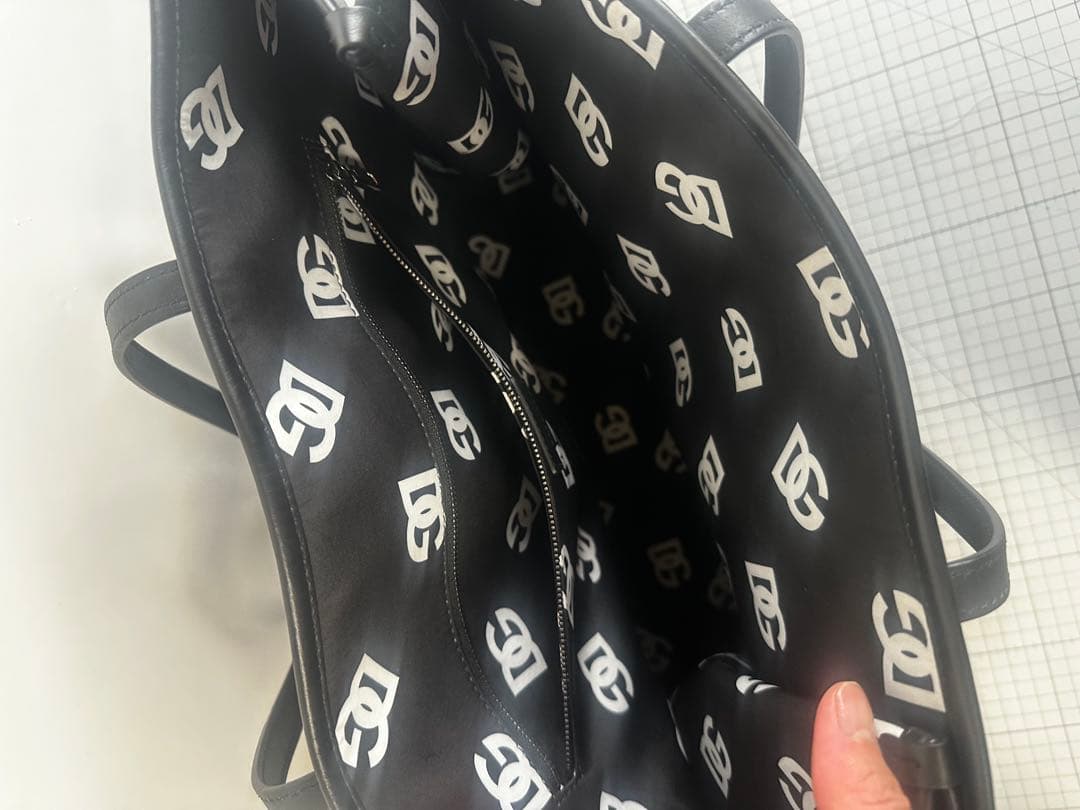 M*9様 Dolce&Gabbana 大きめ　ショッピングレザーバッグ 定価25