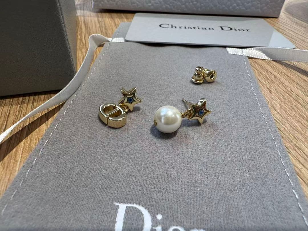 Dior スター CDロゴ パール ピアス ゴールド