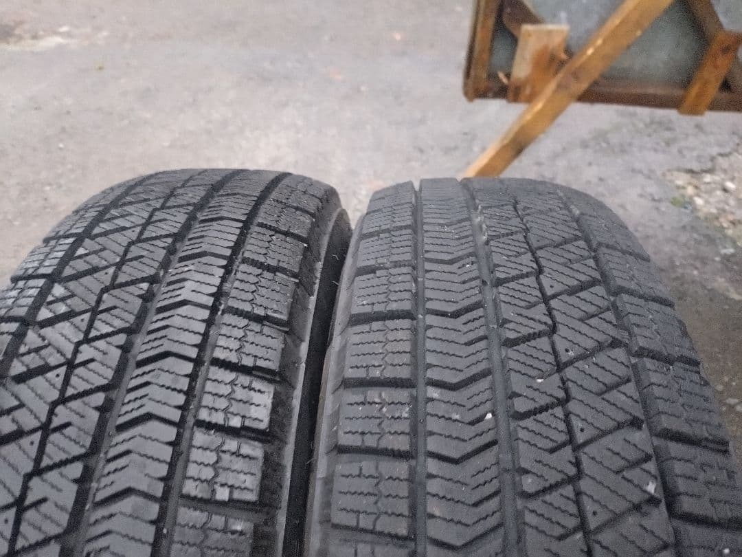 2023年製ブリジストンVRX2　165/70R14 中古バリ山4本　ヴィッツ等