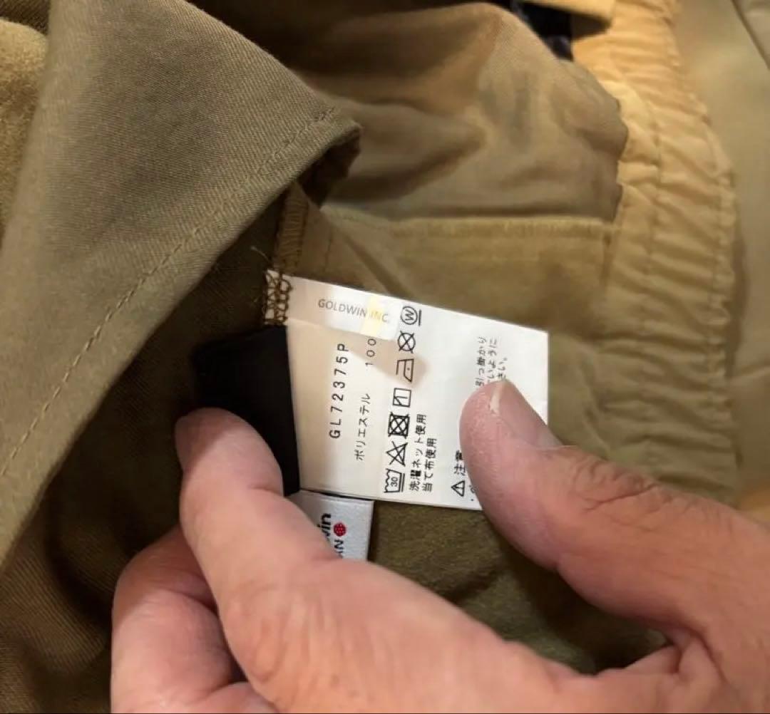 Goldwinゴールドウインのテパードパンツ新品　冬物