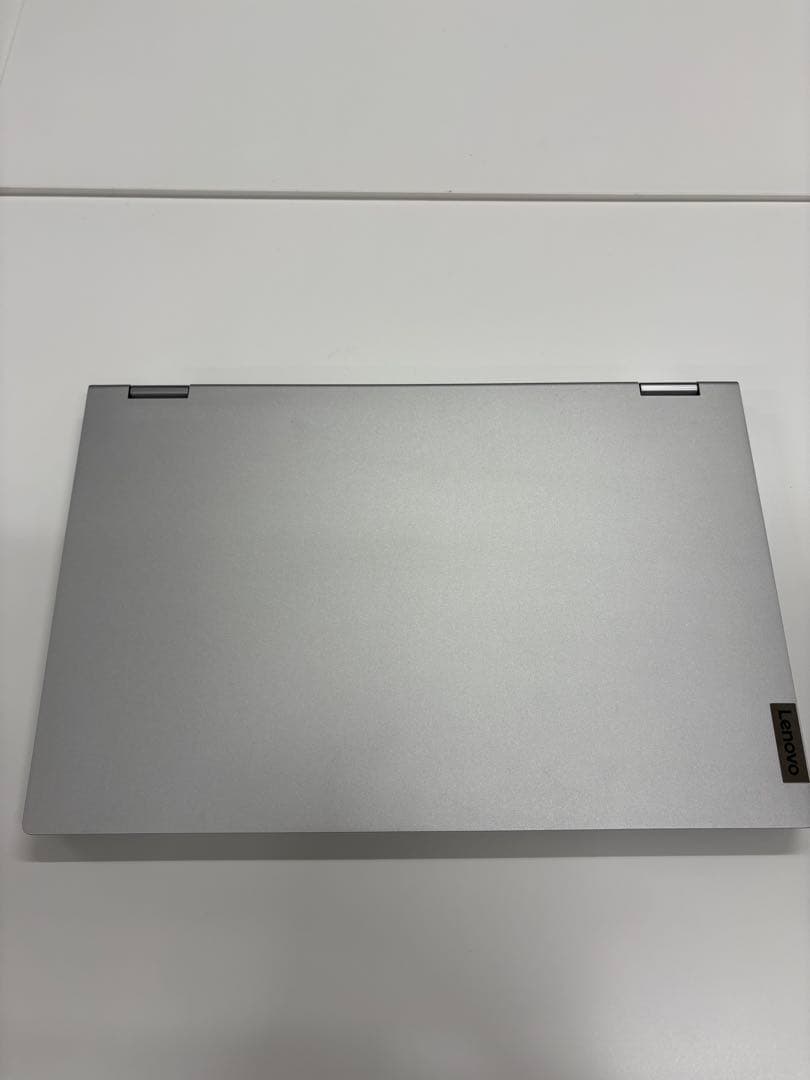 15.6インチ、Intel Core i7 搭載LenovoノートPC。