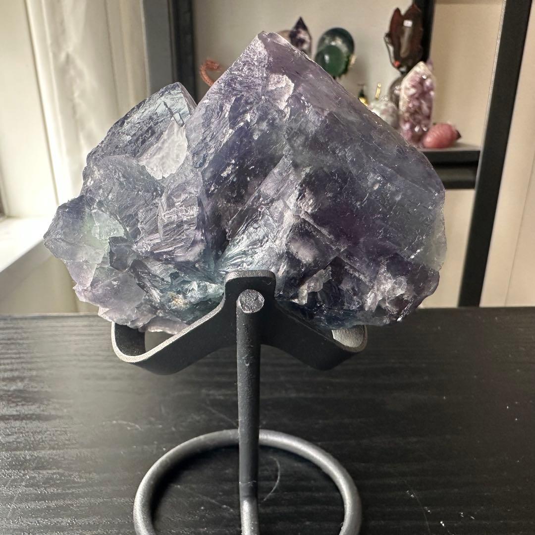 天然石水晶共生フローライトの原石　置物　鉱物NO.051715