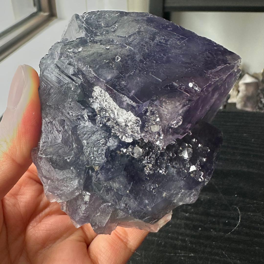 天然石水晶共生フローライトの原石　置物　鉱物NO.051715