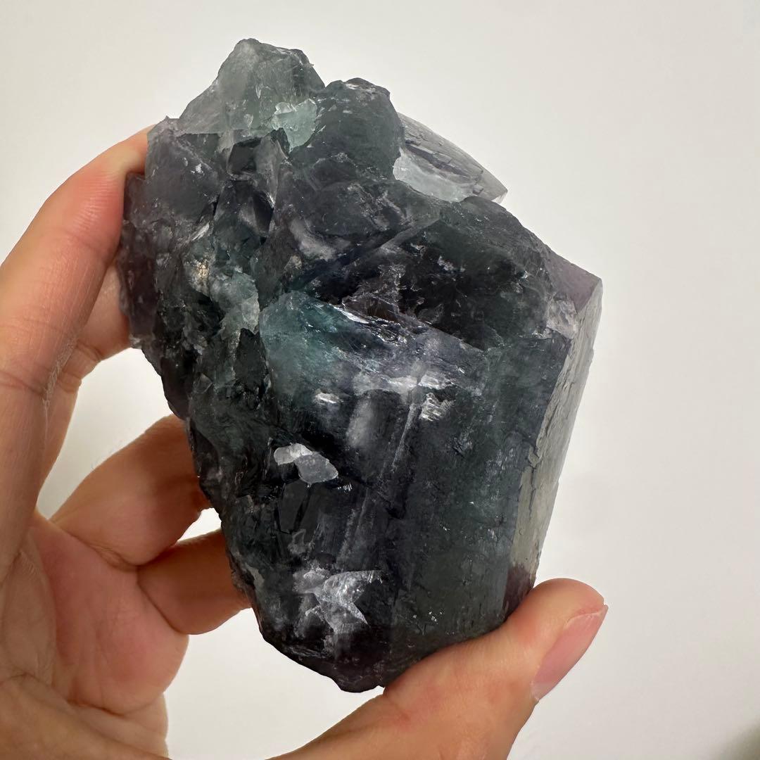 天然石水晶共生フローライトの原石　置物　鉱物NO.051715