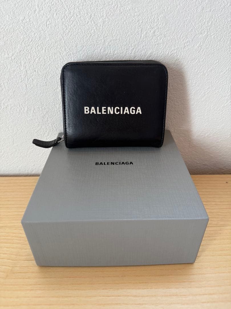 BALENCIAGA 二つ折りレザー財布　メンズ