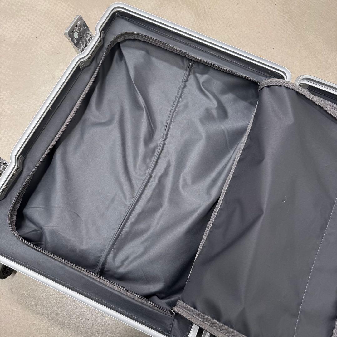 リベティ シルバー S 40L 機内持ち込み可能 Libetee