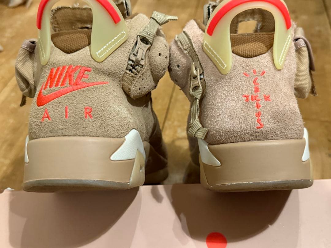 NIKE AIR JORDAN6 × TRAVIS SCOTT 25.5