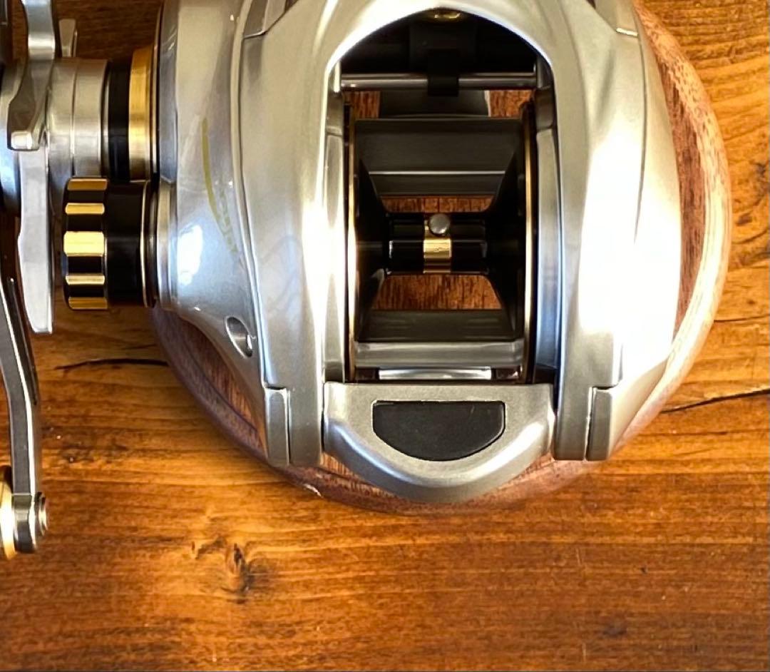 ジギングリール　ダブルハンドル　ベイトリール　超軽量　船釣り　海釣り　新品未使用