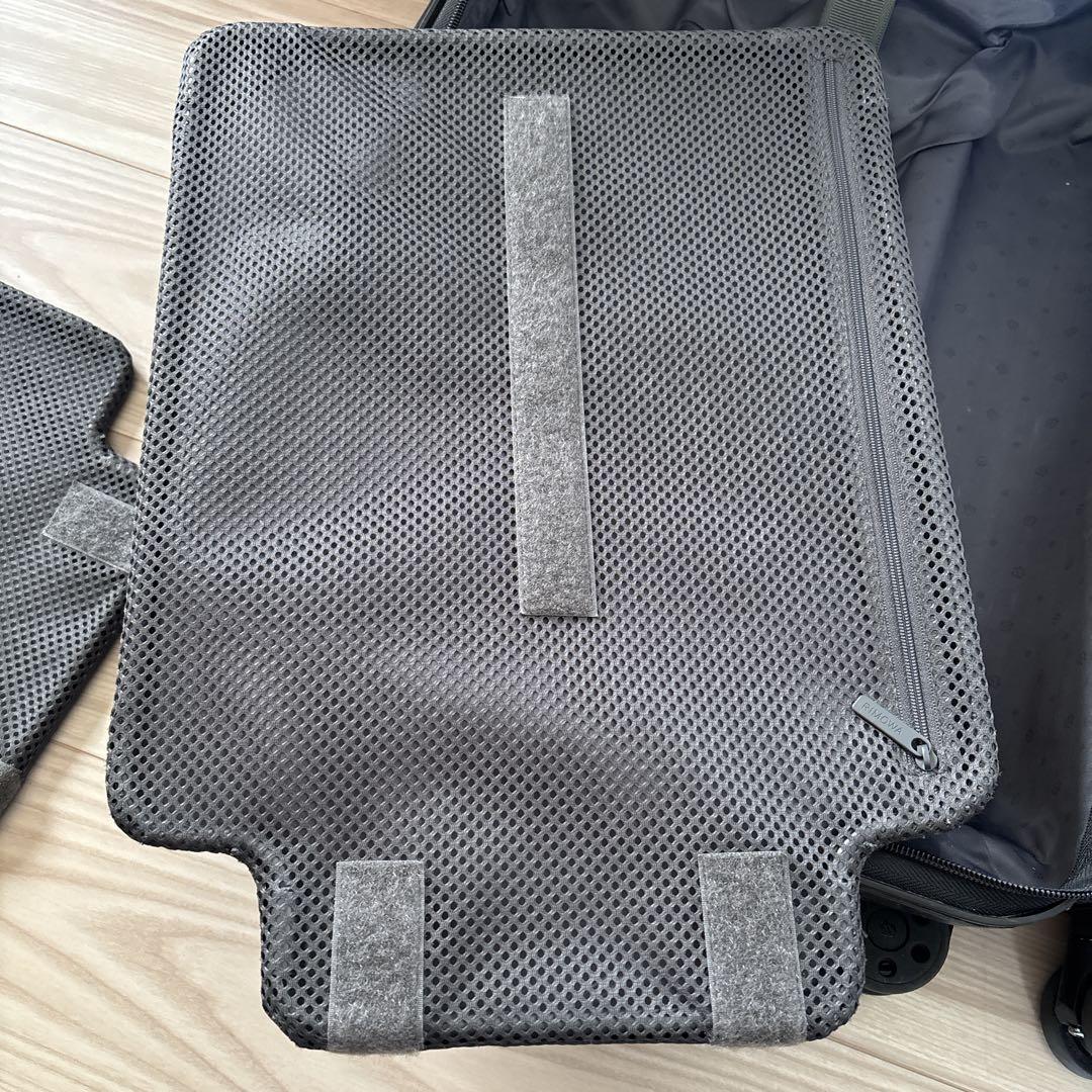 RIMOWA リモワ キャリー スーツケース ESSENTIAL CABIN S