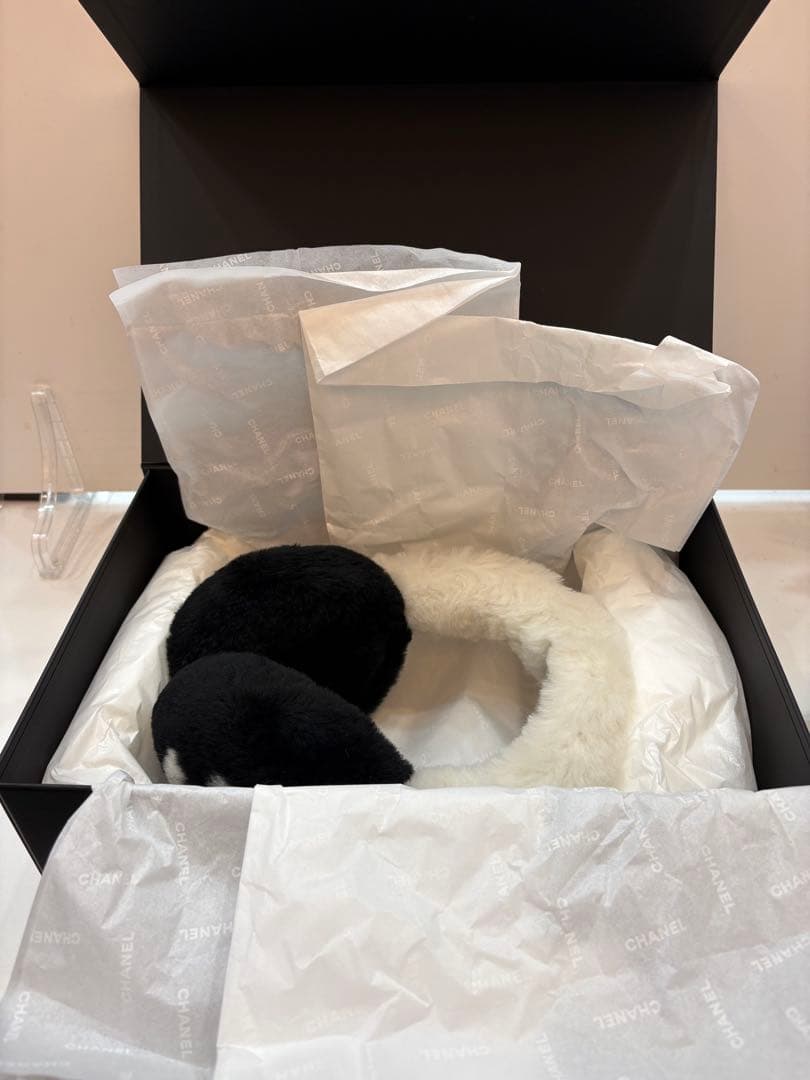 ぽん ☆正規品☆ 小松奈々♡CHANEL COCOネージュ イヤーマフ