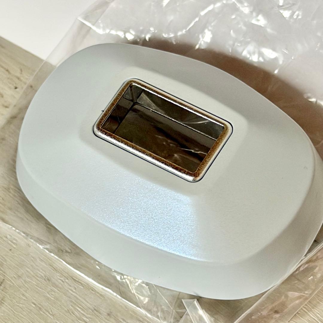 リファ「エピクール」光美容器 アイストーニングシステム搭載