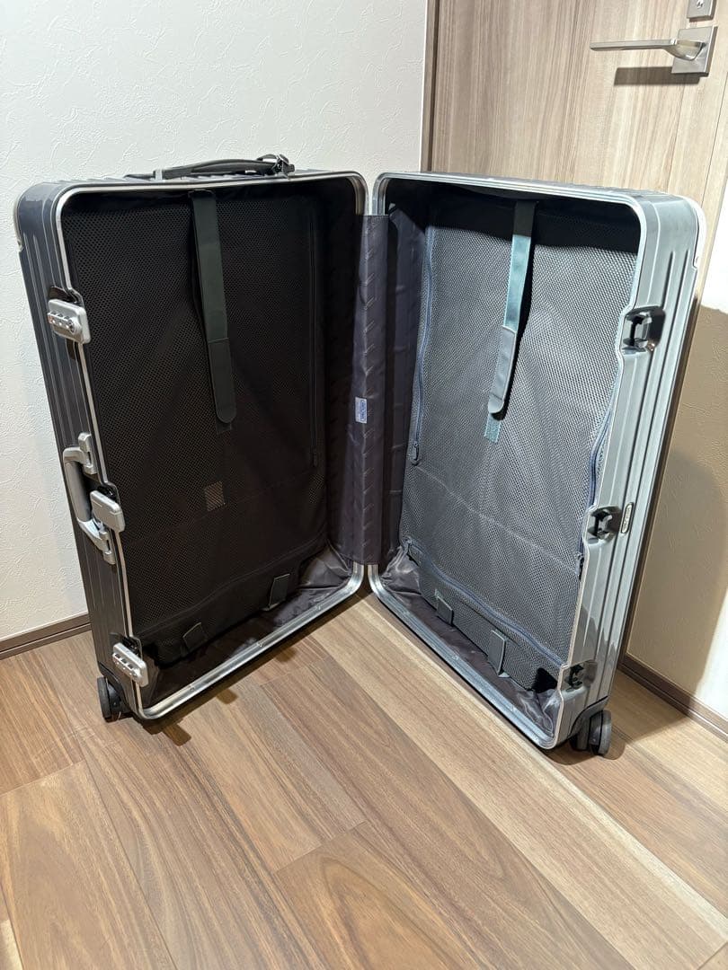 RIMOWA グレー キャリーケース