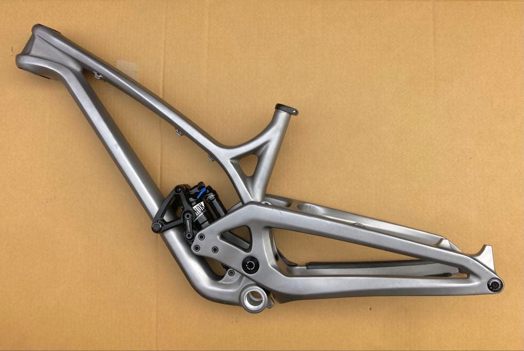 EVIL INSURGENT LB/ Sサイズ / イービル インサージェント