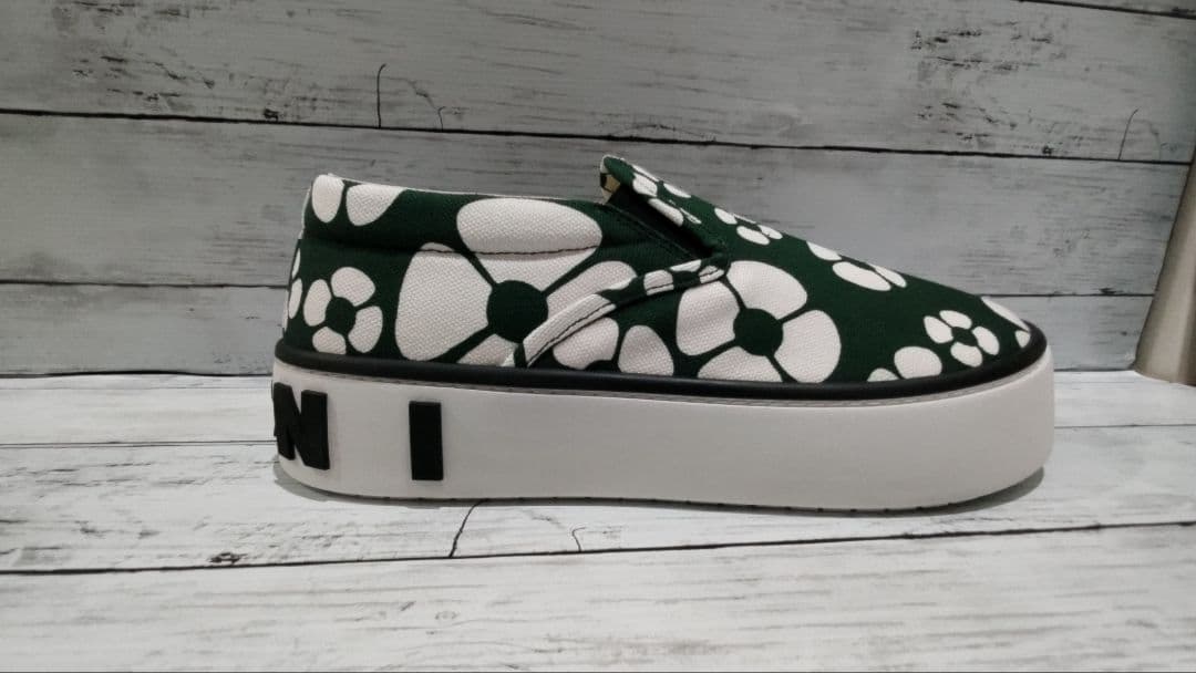 あ*む様 定価9.7万 新品 MARNI × CARHARTT WIP スリッポ