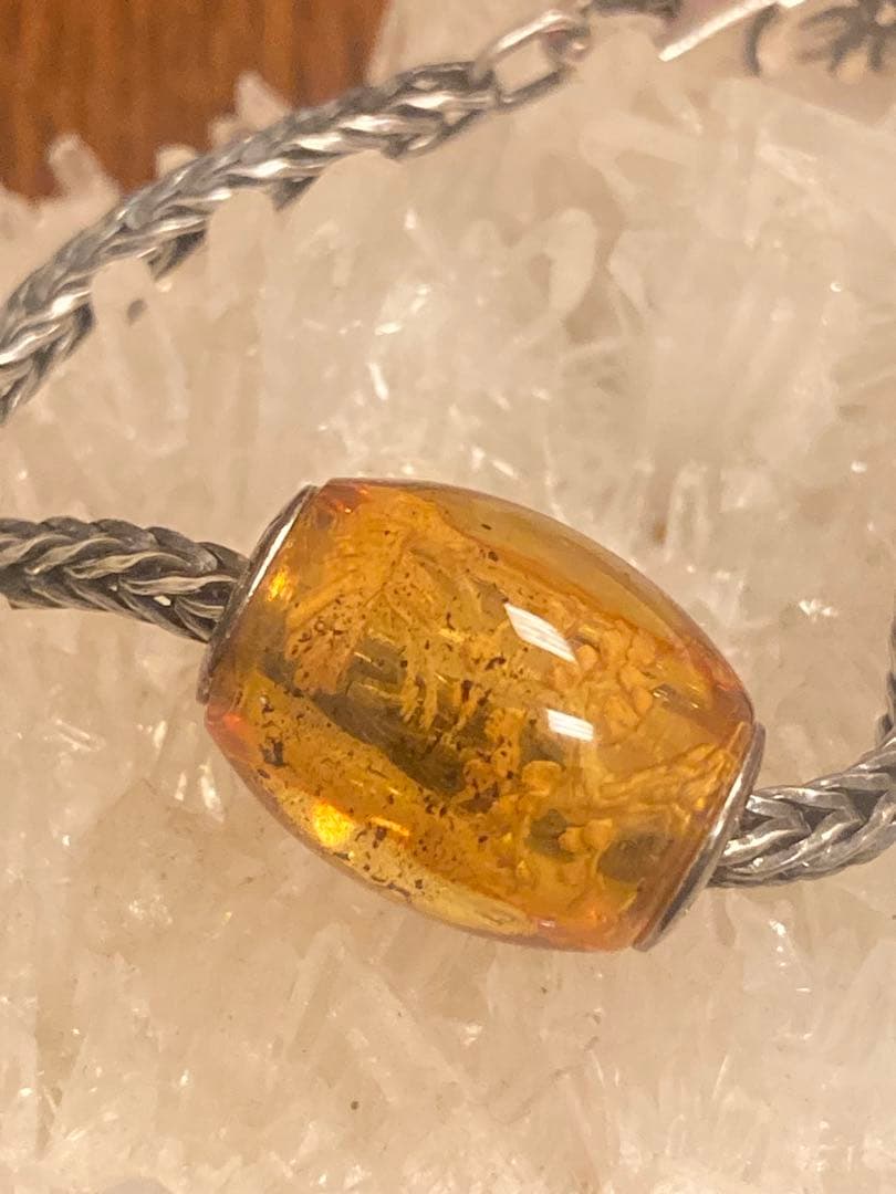 琥珀裏彫り　インタリオ　鶴の彫刻ビーズ　一点もの！！　トロールビーズ 適合