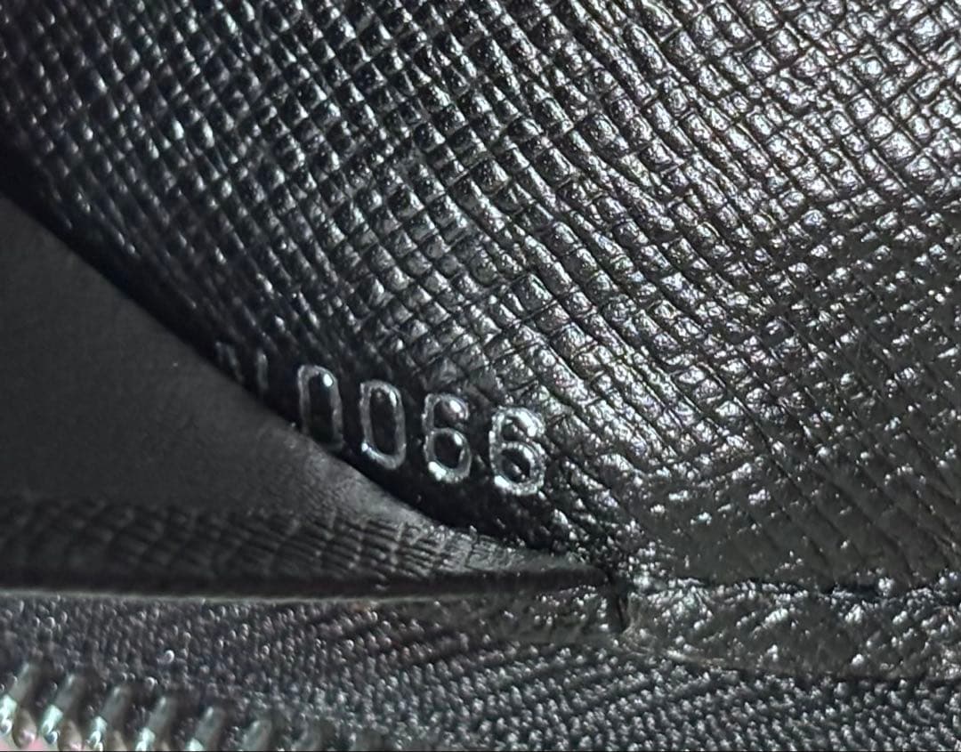 07.メンズ長財布 ルイヴィトン エピ ブラック ジッピーオーガナイザー