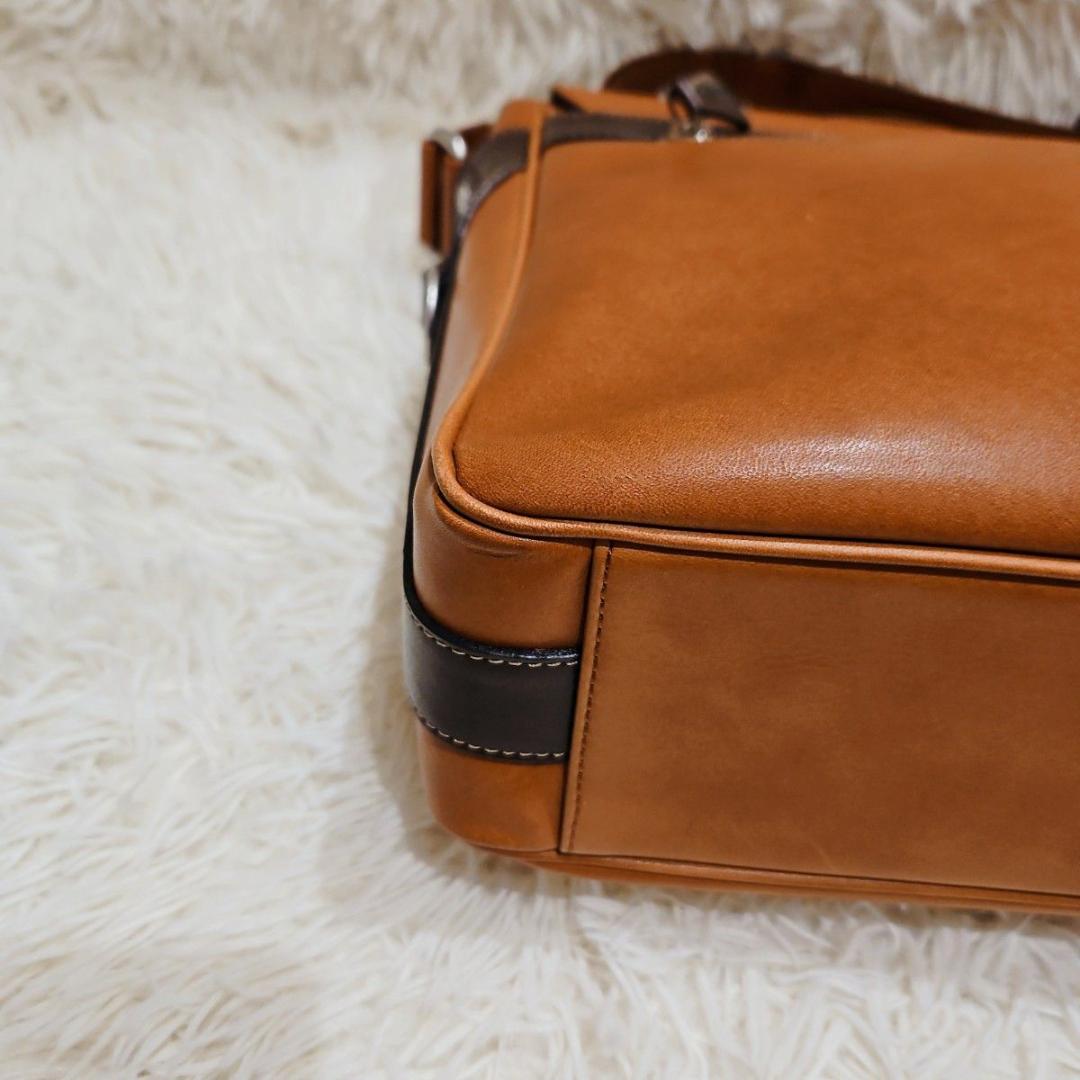 美品 ソメスサドル レザー フラップ ショルダ ーバッグ キャメル A4