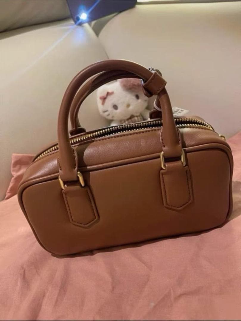Miu⭐️ Miu レザー ハンドバッグ ブラウン~~~
