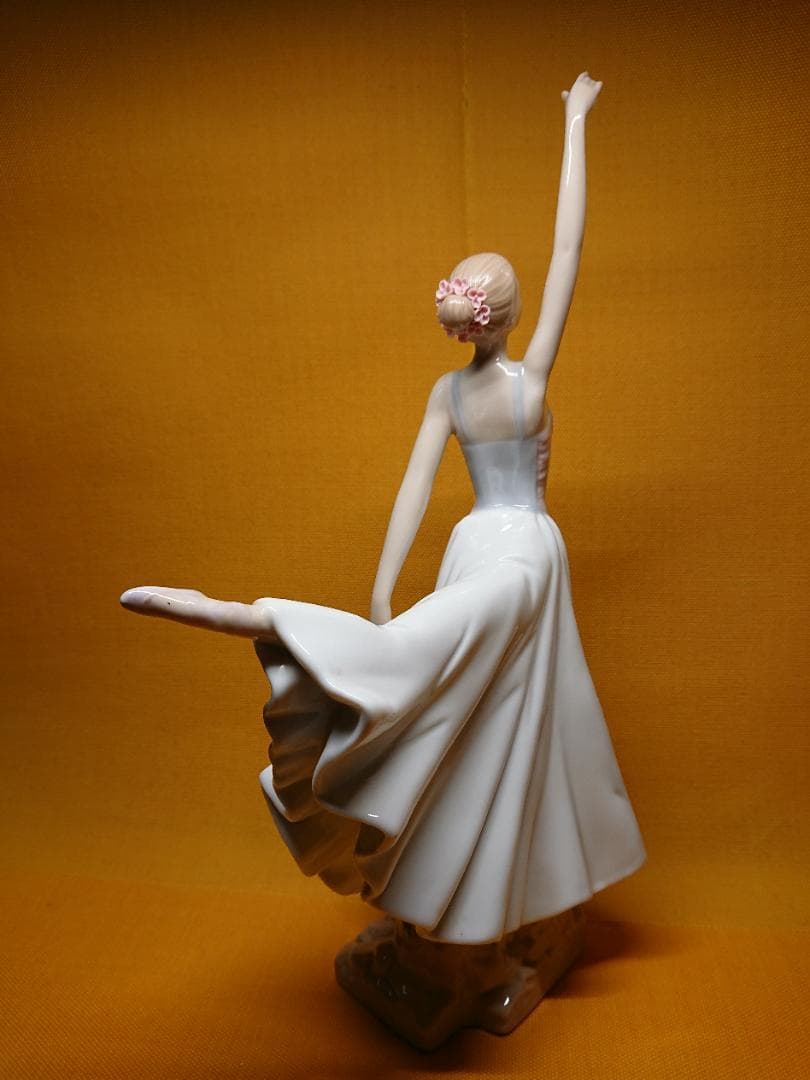 ヨーロッパ　人形　西洋美術　陶器　置物　インテリア　工芸品　美術品　A3010