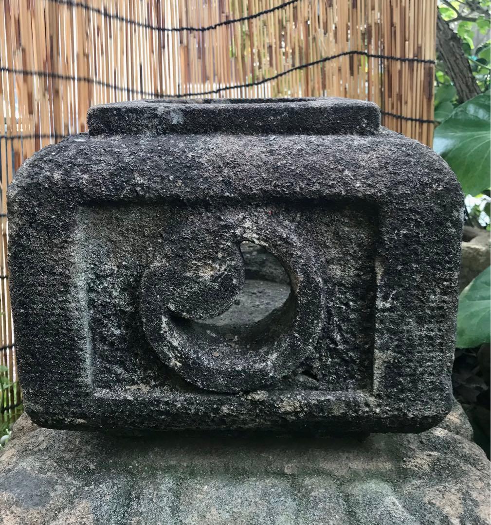 【昔の石の四角火袋・オブジェ・オーナメント・飾り石】庭石置物ガーデニング造園箱庭