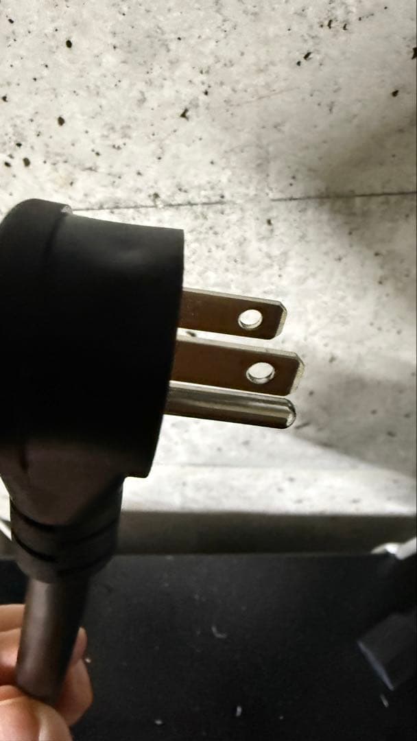 テスラ車用充電ケーブル、アダプター