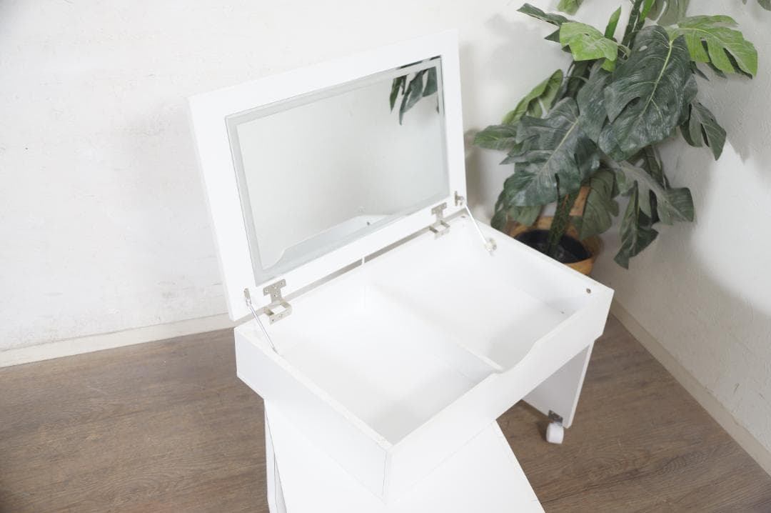 ひよこ　LEDライト付ドレッサー ロータイプ 伸縮式コスメワゴン