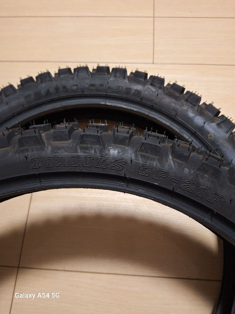 KLX230 シェルパ 新品 純正タイヤ 2.75-21 4.10-18