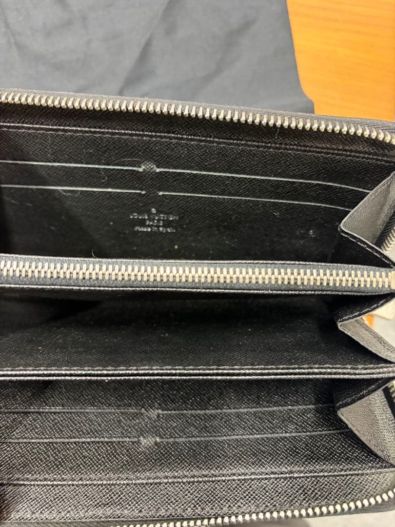 ルイヴィトン／LOUISVUITTONエピ ジッピーウォレット長財布 ブラック