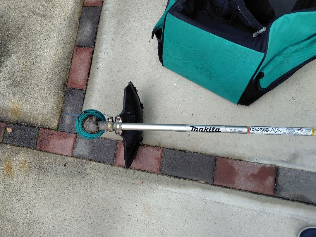 Makita 草刈機　バック付き　mux18drgm
