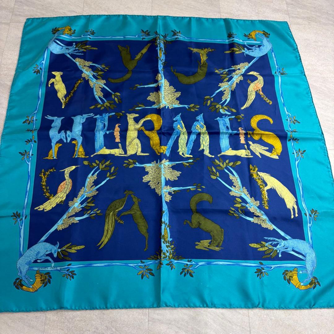 箱付き HERMES エルメス スカーフ カレ90 ANIMAL ALPHAET
