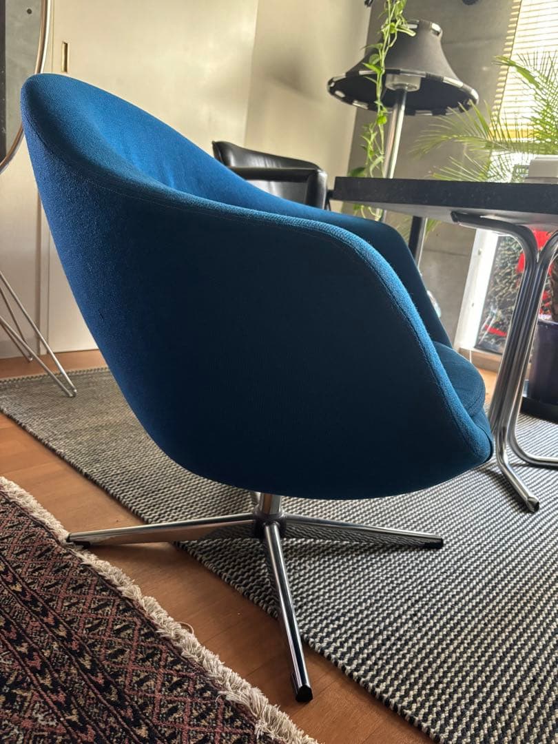 t*i様 青いアームチェア 布地 金属脚