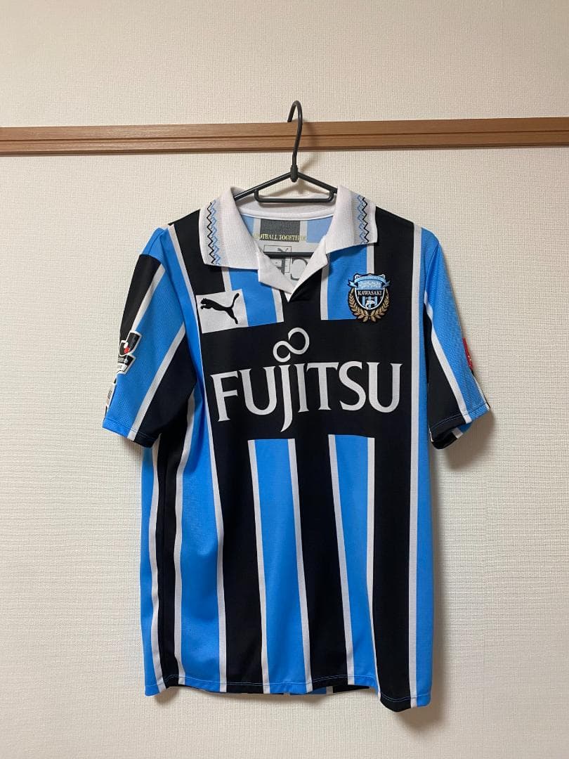 サッカーレプリカユニフォーム　Mサイズ