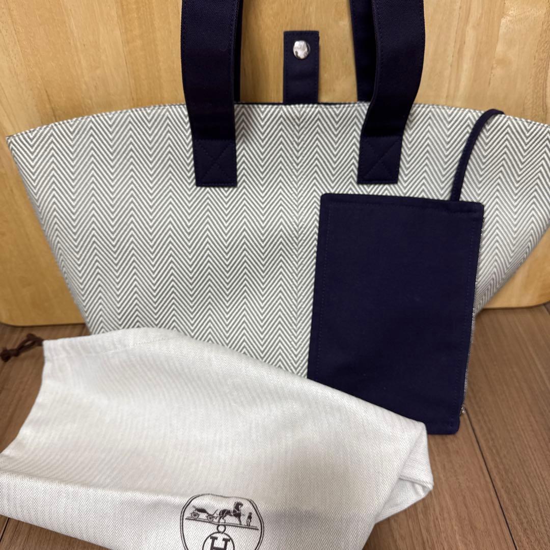 ＨERMESヘリンボーン柄トートバッグ ポテチです
