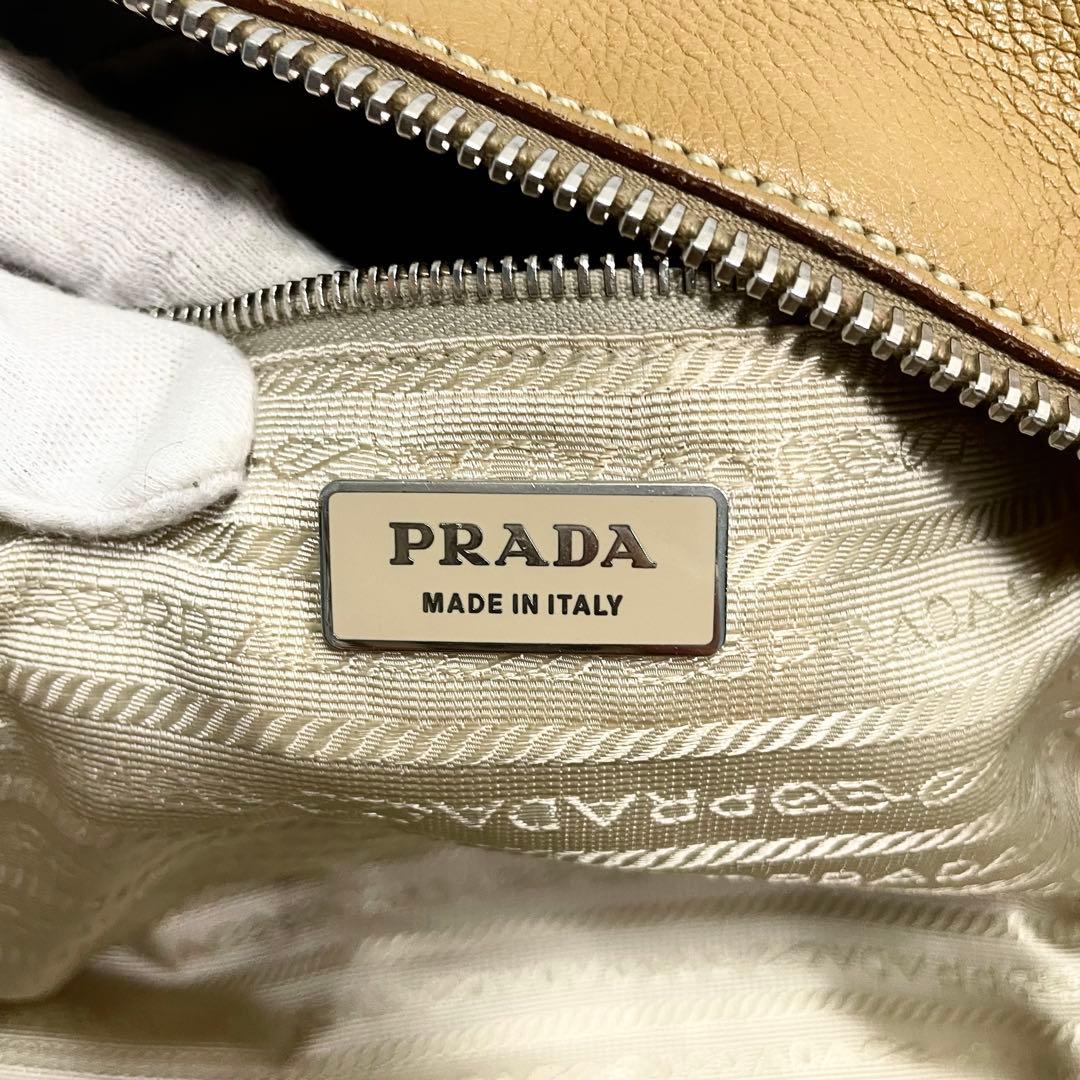 プラダ ボストンバッグ レザー ロゴ 型押し シボ革 大容量 A4可 茶色