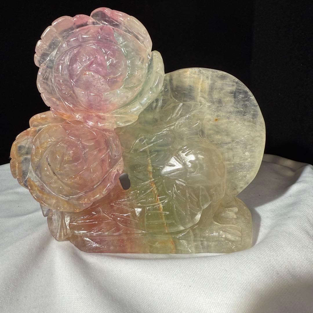 特売❣️天然石フローライトの鳥と花　置物　彫物NO.070507