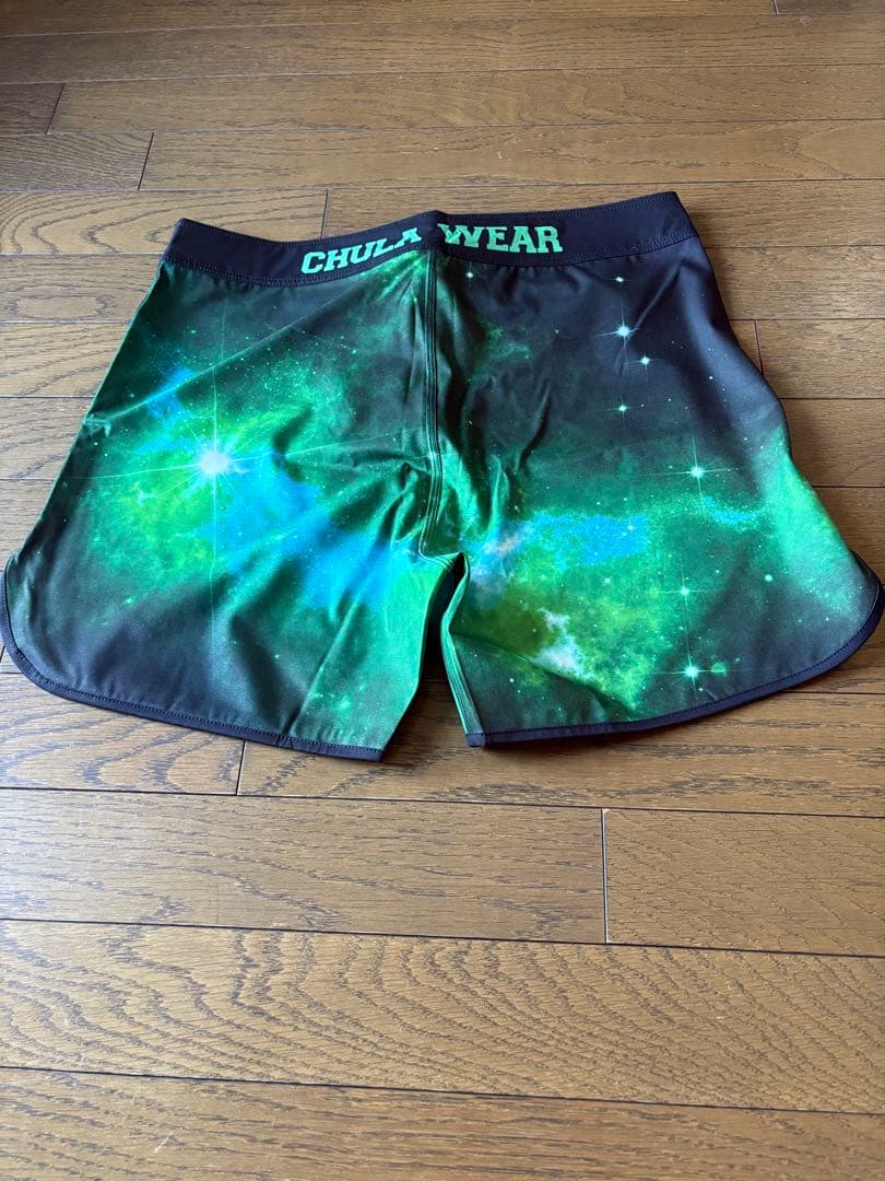 CHULA WEAR 宇宙柄ボードショーツ
