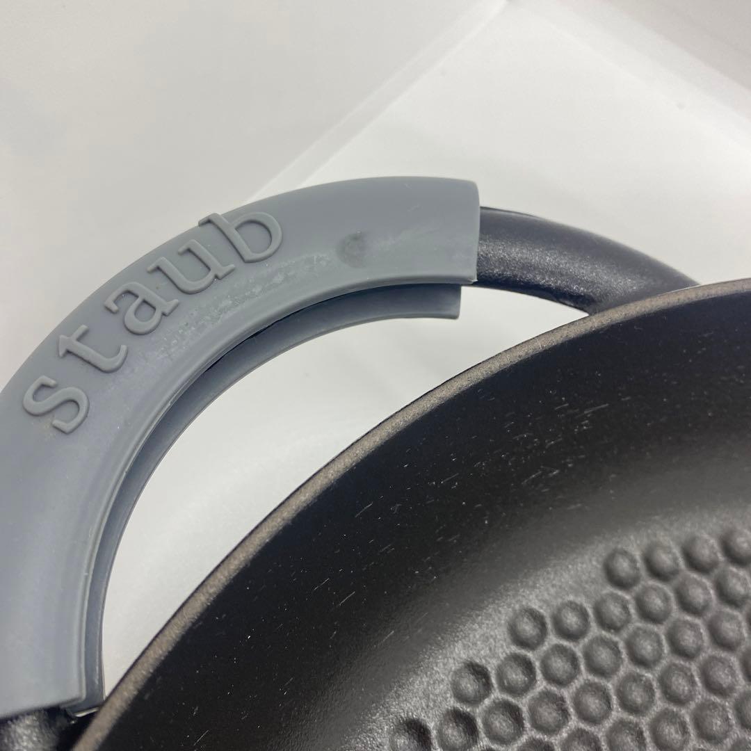 未使用品 ストウブ ニダベイユ 両手フライパン 28cm シリコンハンドル付き