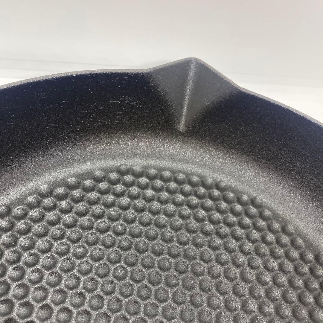 未使用品 ストウブ ニダベイユ 両手フライパン 28cm シリコンハンドル付き