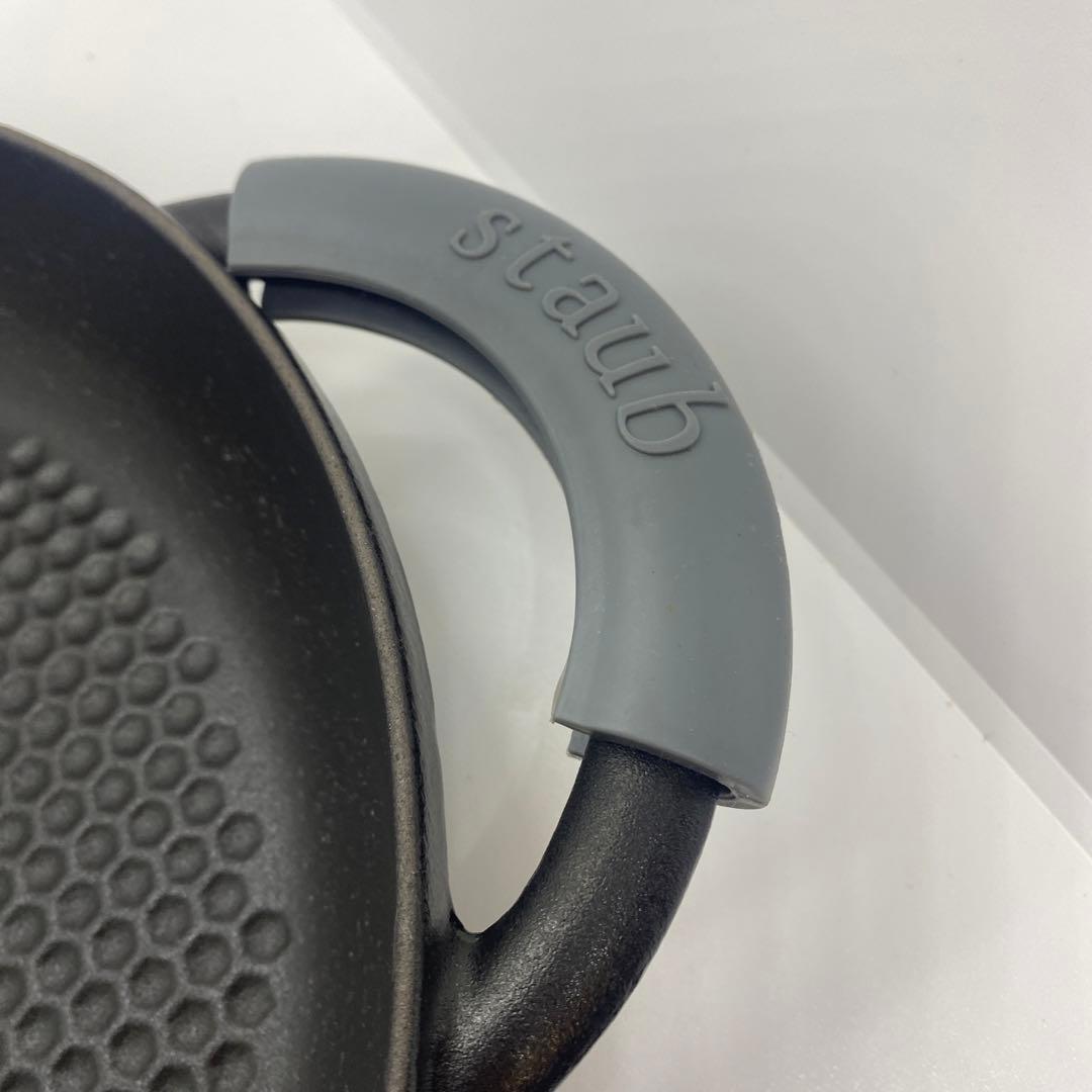 未使用品 ストウブ ニダベイユ 両手フライパン 28cm シリコンハンドル付き
