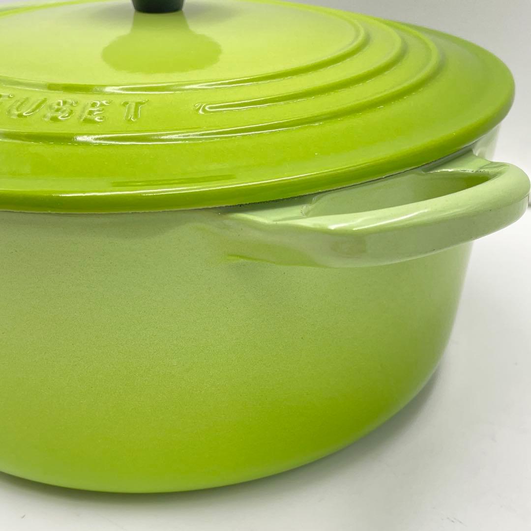 美品　ルクルーゼ ココットロンド　22cm グリーン 両手鍋