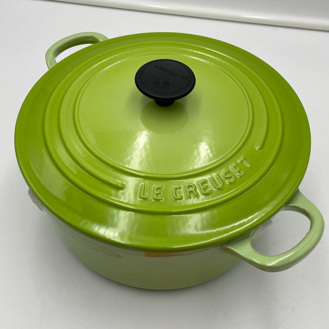 美品　ルクルーゼ ココットロンド　22cm グリーン 両手鍋