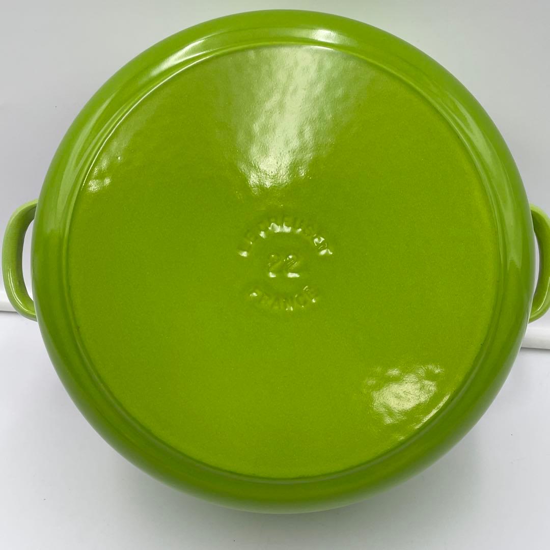 美品　ルクルーゼ ココットロンド　22cm グリーン 両手鍋